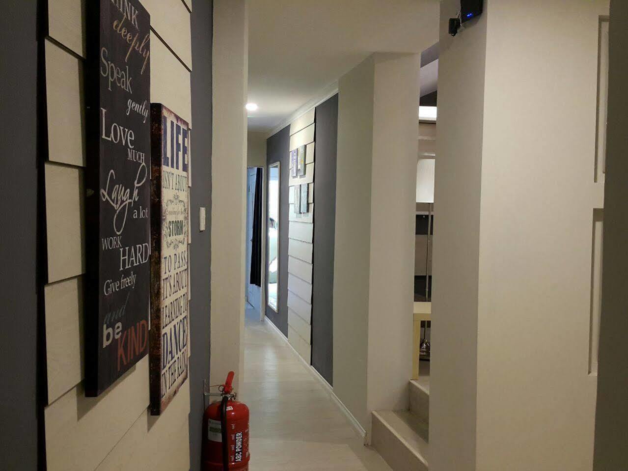 Hostel Travelogue *