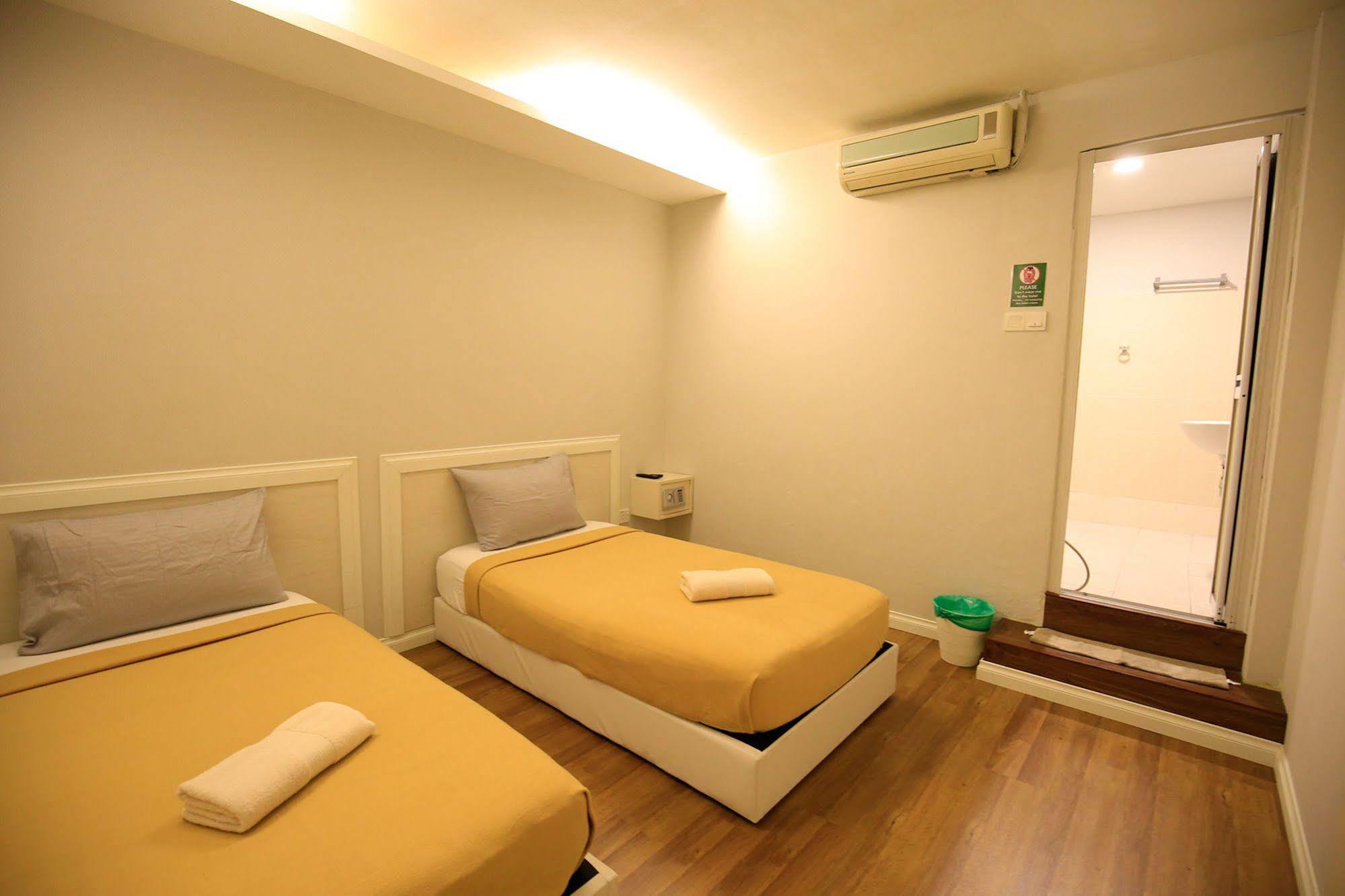 Hostel Travelogue *